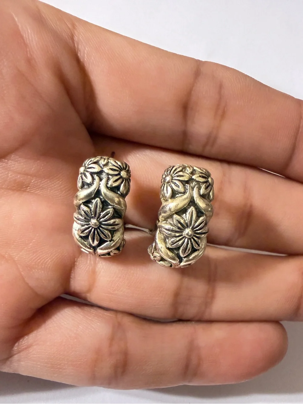 Vintage Roman & Sunstone SU 925 Sterling Silver Floral Huggie Hoop Earrings